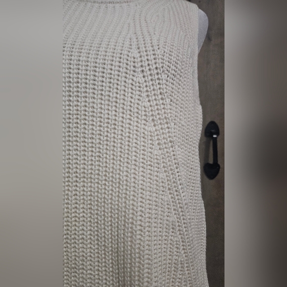 PHILOSOPHY Sleeveless Knit Pullover Top In Ivory. Size Large NWT - Picture 10 of 13